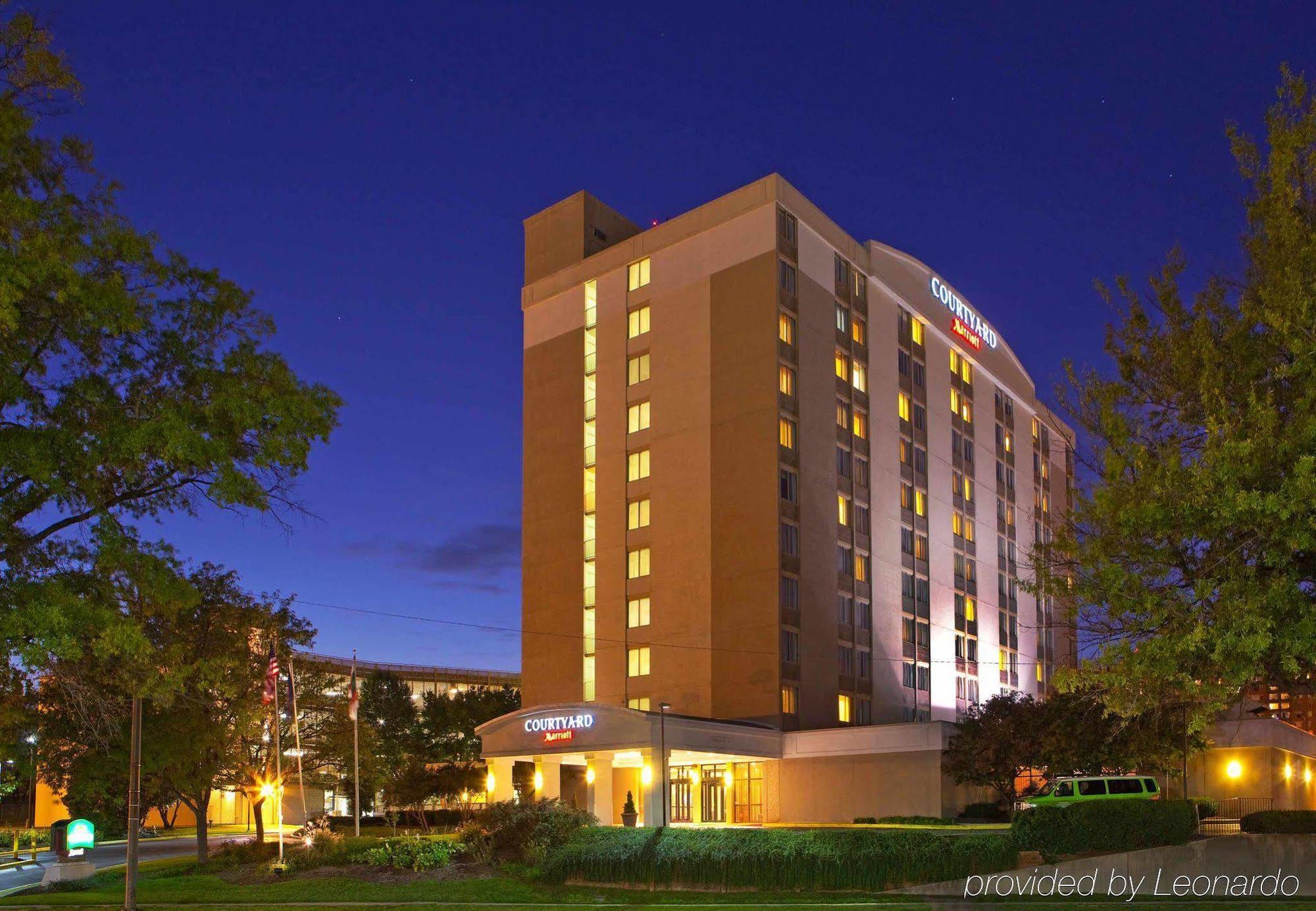 Courtyard By Marriott Alexandria Pentagon South Hotel Bagian luar foto